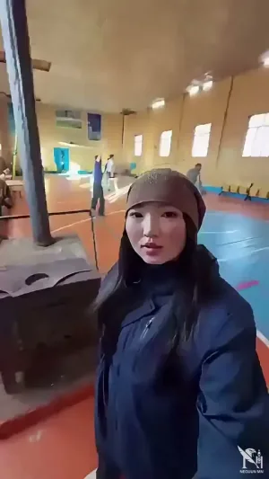 Л.Энх-Амгалан сайдаа Хөвсгөл аймгийн Цагааннуур сумын сургууль зуухаар галлаж, сурагчид  өвлийн улиралд биеийн тамирын хичээлд орох боломжгүй байна.