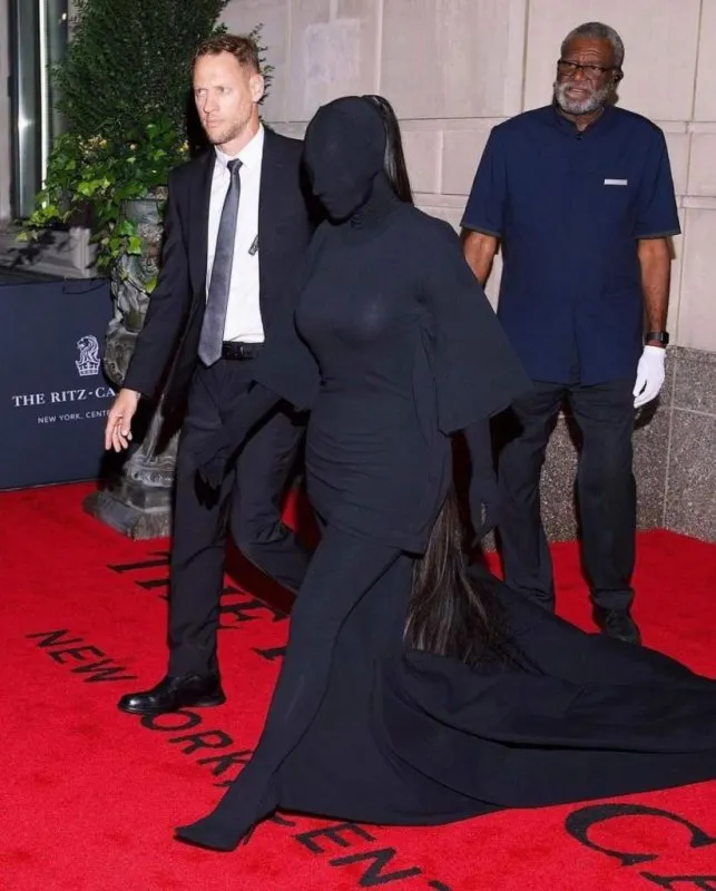 Met Gala 2021 улаан хивсний ёслолын сонин содон хувцаслалт