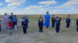 Мэнэнгийн талд анхны бага сургууль байгууллаа