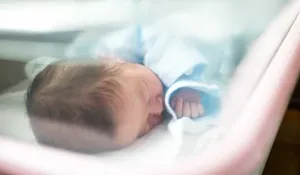 ИДЭР ЕСИЙН ХҮЙТНЭЭР ДӨНГӨЖ ТӨРСӨН НЯРАЙ ХҮҮХДЭЭ ХАЯСАН ХЭРЭГ ГАРЛАА