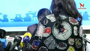 ШУУД: Дорноговь аймагт онц хэрцгий байдлаар бусдын гарт амиа алдсан 13 настай талийгаач охины өмгөөлөгч мэдээлэл хийж байна