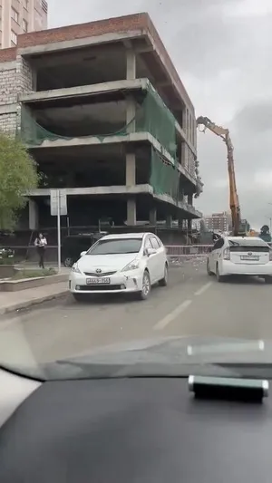 ҮНДЭСНИЙ ШИНЭ НОМЫН САНГИЙН ДЭРГЭД БАРИГДАЖ БУЙ  БАРИЛГЫН КАРКАСЫГ ЭЗЭМШИГЧТЭЙ НЬ ЗӨВШИЛЦӨН  БУУЛГАЖЭЭ