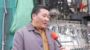 ДҮНЖИНГАРАВЫН ДЭЛБЭРЭЛТЭД ӨРТӨН ШАТСАН 207-Р БАЙРНЫ ИРГЭД НӨХЦӨЛ БАЙДЛЫН ТАЛААР МЭДЭЭЛЭЛ ХИЙЖ БАЙНА