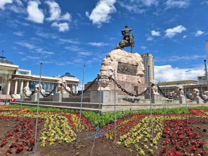 УЛААНБААТАРТ 1.5 САЯ ЦЭЦЭГ ТАРИНА