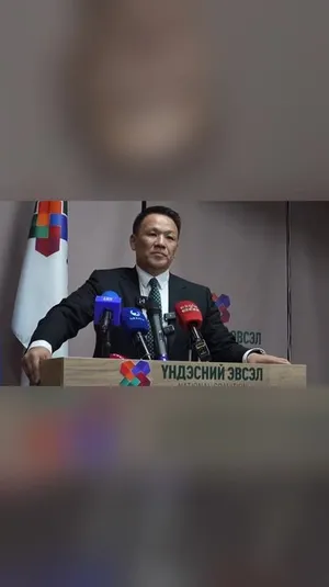 Үндэсний эвсэл”-ээс цаг үеийн асуудлаар мэдээлэл хийж байна