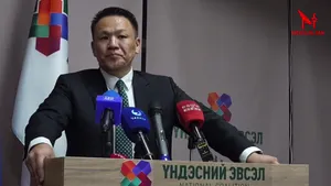 Үндэсний эвсэл”-ээс цаг үеийн асуудлаар мэдээлэл хийж байна