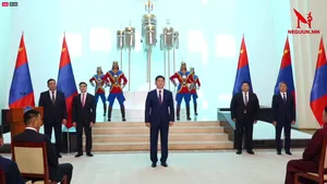 Монгол Улсын Ерөнхийлөгч У.Хүрэлсүх төрийн дээд цол, одон, медаль гардуулж байна