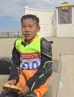 ХАДУУРААГҮЙ БОЛ ТҮРҮҮЛЭХ Л БАЙСАН...
УНААЧ ОДГЭРЭЛИЙН ТЭНХЛҮҮН : ХАН ХЭНТИЙ УУЛЫН АЙМАГ БАЙГУУЛАГДСАНЫ 101 ЖИЛИЙН ОЙН БАЯР НААДМЫН ХУРДАН АЗАРГАНЫ АМАН ХҮЗҮҮ
