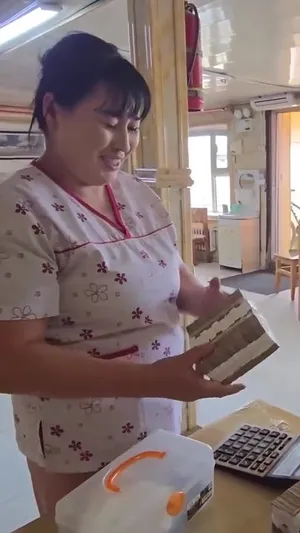 ИРГЭН: МОНГОЛ ТӨГРӨГ ИНГЭЖ ҮНЭГҮЙДЭЖ