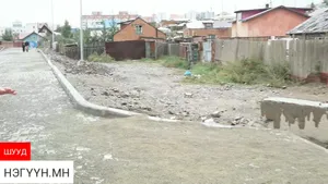 БЗДүүрэгийн 8р хорооны газрын алба  газарт орсон газраа давхар иргэнд зарсан гэв