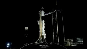 ТҮҮХЭНД АНХ УДАА "НАСА" "SPACE X"  ХАМТРАН АЯЛАГЧИДИЙГ САНСАРТ НИСЭГЛЭЭ