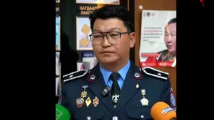 ОЙ ХОЁР САРТАЙ ХҮҮХЭД АМИА АЛДСАН ЦЭЦЭРЛЭГ ЗӨВШӨӨРӨЛГҮЙ ҮЙЛ АЖИЛЛАГАА ЭРХЭЛЖ БАЙЖЭЭ