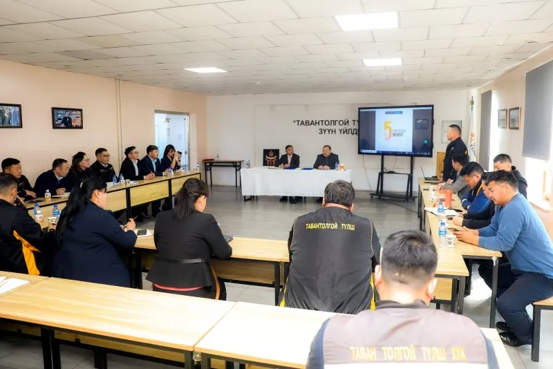 ХӨДӨЛМӨРИЙН АЮУЛГҮЙ БАЙДАЛ ЭРҮҮЛ МЭНДИЙН ТӨВТЭЙ ХАМТРАН АЖИЛЛАХ САНАМЖ БИЧИГТ ГАРЫН ҮСЭГ ЗУРЛАА
