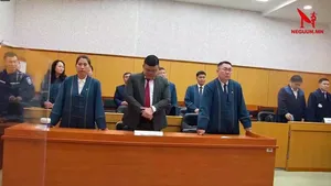 СЭТГҮҮЛЧ Н.ӨНӨРЦЭЦЭГТ ХОЛБОГДОХ ДАВЖ ЗААЛДАХ ШАТНЫ ШҮҮХ ХУРЛЫН ШИЙДВЭРИЙГ ТАНИЛЦУУЛЖ БАЙНА