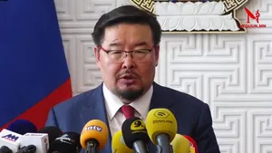 МОНГОЛ УЛСЫН 2025 ОНЫ ТӨСВИЙН ТАЛААР ЕРӨНХИЙЛӨГЧИЙН ТАМГЫН ГАЗРААС МЭДЭЭЛЭЛ ХИЙЖ БАЙНА