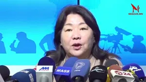 “МОНГОЛЫН ЖОРЛОНГИЙН УУГАН” ХОЛБОО ТББ-ААС ДЭЛХИЙН ЖОРЛОНГИЙН ӨДӨРТ ЗОРИУЛАН МЭДЭЭЛЭЛ ХИЙЖ БАЙНА