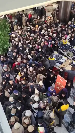ӨНӨӨДӨР НЭЭЛТЭЭ ХИЙЖ БУЙ "DRAGON E-MART” САЛБАРЫН ҮНЭГҮЙ ГАРЫН БЭЛГИЙГ АВАХААР ЧИХЭЛДЭЖ БУЙ...