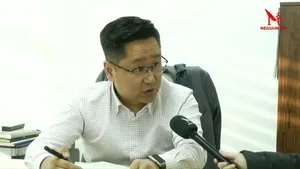 НИЙСЛЭЛИЙН АГААР ОРЧНЫ БОХИРДЛЫН ГАЗРЫН ДАРГА "МЭРГЭЖЛИЙН БУС" УУ!?