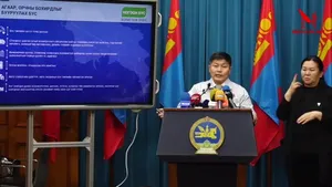 ЗАСГИЙН ГАЗРЫН ХУРАЛДААНААС ГАРГАСАН ШИЙДВЭРИЙГ ТАНИЛЦУУЛЖ БАЙНА