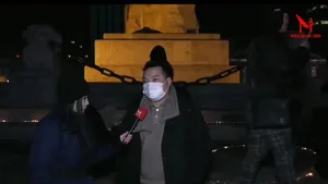 ТАЛИЙГААЧИЙН ААВ:ЭМЧ НАРТ ОХИНЫГ МААНЬ АВРАХ БОЛОМЖ БАЙСАН Ч ӨНӨӨДӨР ХҮҮХДИЙНХАА ЗУРАГНЫ ӨМНӨ ЗУЛ АСААЖ СУУНА...