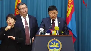 ЗАСГИЙН ГАЗРЫН ХУРАЛДААНААС ГАРГАСАН ШИЙДВЭРИЙГ ТАНИЛЦУУЛЖ БАЙНА