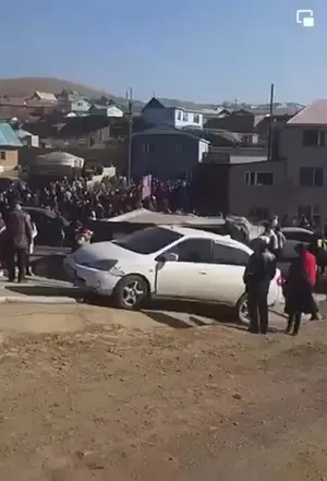 ИРГЭН:ЯПОНООС ТУСЛАМЖААР ИРСЭН 20 ТОНН ХУВЦАС ҮНЭ ТӨЛБӨРГҮЙ ТАРААНА ГЭХ СУРГААР ИРГЭД ҮҮР ЦҮҮРЭЭР ИНГЭЖ ИРЖЭЭ