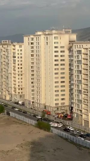 ИРГЭН:King Tower хотхоны 15 давхрын айлд гал гарлаа. Галын машин ирээд унтрааж чадалгүй 20 гаруй минут боллоо. Өнөөдөр Сүхбаатарын талбай дээр Онцгой байдлынхан үзүүлэн тоглолт хийгээд байсан. 9 давхр