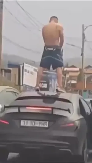 МАШИН ДЭЭРЭЭ ГАРЧ ШЭЭСЭН ХҮНД ХУУЛЬ ҮЙЛЧЛЭХ ҮҮ⁉️