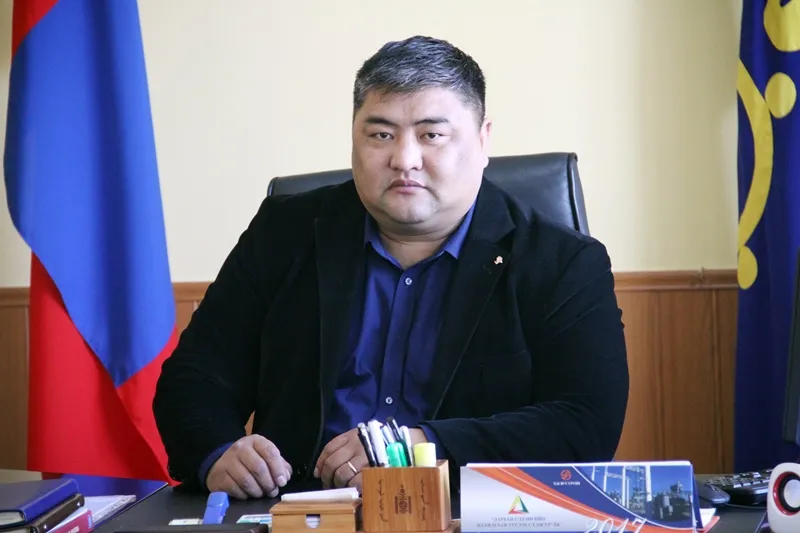 ДАРХАН-УУЛ АЙМГИЙН ЗАСАГ ДАРГА Б. АЗЖАРГАЛ ЗАСАНГИЙН ХҮМҮҮЖИГЧ БОЛОХ УУ?