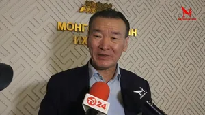 С.Ганбаатар: Барьцаалагдсан  төрийг шүүмжлэхээс ч гутаж байна