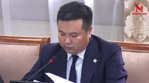 ШУУД: УИХ-ЫН ТӨРИЙН БАЙГУУЛАЛТЫН БАЙНГЫН ХОРООНЫ ХУРАЛДААНААР ЕРӨНХИЙ САЙДЫГ ОГЦРУУЛАХ ЭСЭХ АСУУДЛЫГ ХЭЛЭЛЦЭЖ БАЙНА