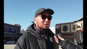 БАГШ, ЭМЧ НАР ЦАЛИНГАА НЭМҮҮЛЭХ ЁСТОЙ. САЙД ДАРГА НАР ГЭР ХОРООЛЛООР ИРЖ, БОДИТ АМЬДРАЛТАЙ ТАНИЛЦАХ ХЭРЭГТЭЙ