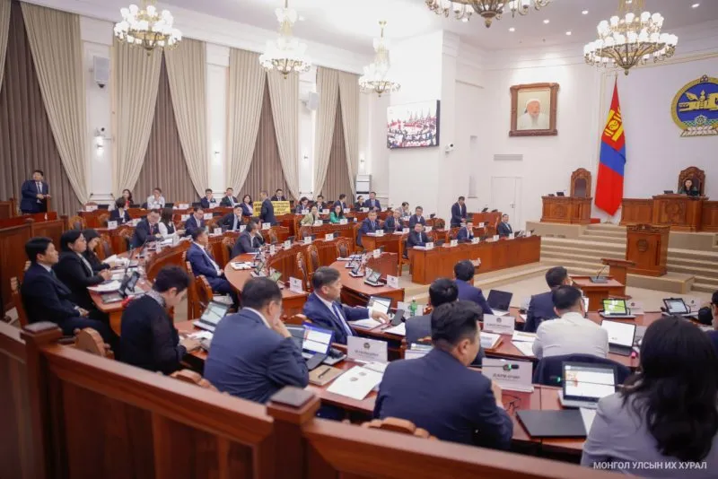 Монгол Улсын 2026 оны төсвийн хүрээний мэдэгдэл, 2027-2028 оны төсвийн төсөөллийн тухай хуульд өөрчлөлт оруулах тухай хуулийн төслийг хоёр дахь хэлэлцүүлэгт шилжүүллээ