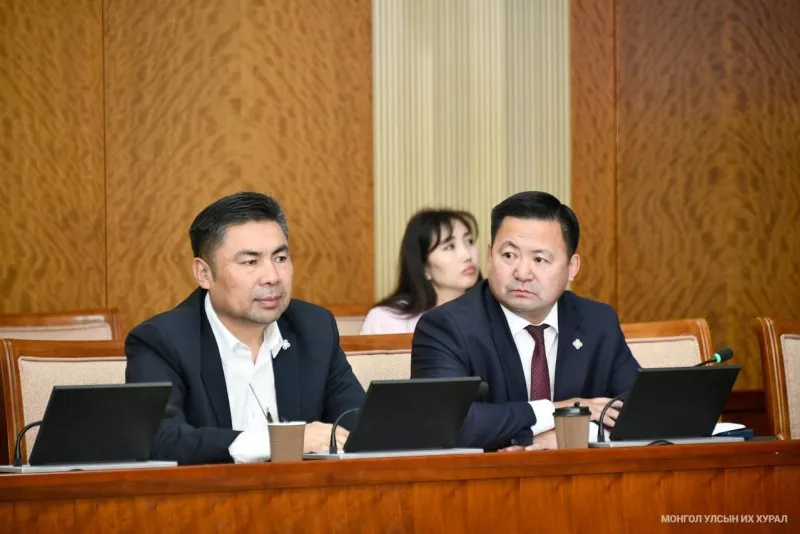 АБГББХ: Хуулийн төслүүдийг хэлэлцэж, гадаад зээл, тусламжийн хэрэгжилт, нөхцөл байдлын талаарх Сангийн сайдын мэдээллийг сонсов