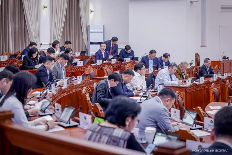 Монгол Улсын 2026 оны төсвийн тухай хуулийн төслүүдийг дөрөв дэх хэлэлцүүлэгт шилжүүлэв