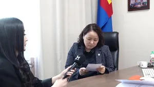 О.САРАНЧУЛУУН: ХЭВЛЭЛ МЭДЭЭЛЛИЙН ХУУЛИНДАА ӨӨРЧЛӨЛТ ОРУУЛАХ ЗАЙЛШГҮЙ ШААРДЛАГА ТУЛГАРЧ БАЙНА