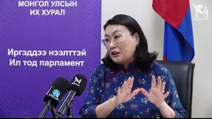 УИХ-ЫН ГИШҮҮН А.АРИУНЗАЯА ИРГЭДИЙГ НЭЭЛТТЭЙ ХҮЛЭЭН АВЧ, ДУУ ХООЛОЙГ НЬ СОНСЛОО