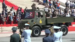 Монгол Улсын төрийн далбааны өдөрт зориулсан Цэргийн хүндэтгэлийн ёслолын жагсаал болж байна