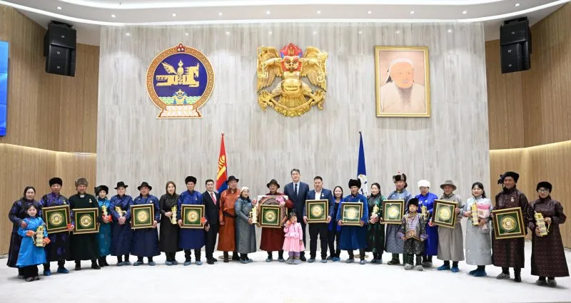 НИЙСЛЭЛИЙН АВАРГА ФЕРМЕРҮҮД ТОДОРЛОО