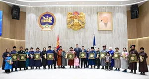 НИЙСЛЭЛИЙН АВАРГА ФЕРМЕРҮҮД ТОДОРЛОО